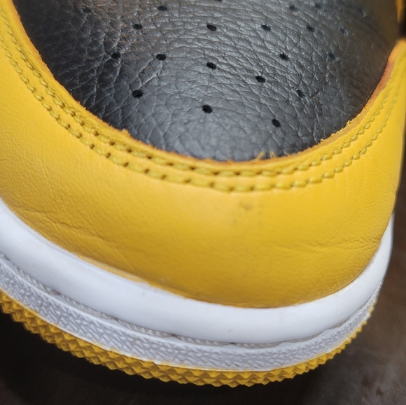 Nike Air Jordan 1 High OG 'Pollen' Wmns 8.5 Great Condition. Same day shipping - Picture 16 of 16